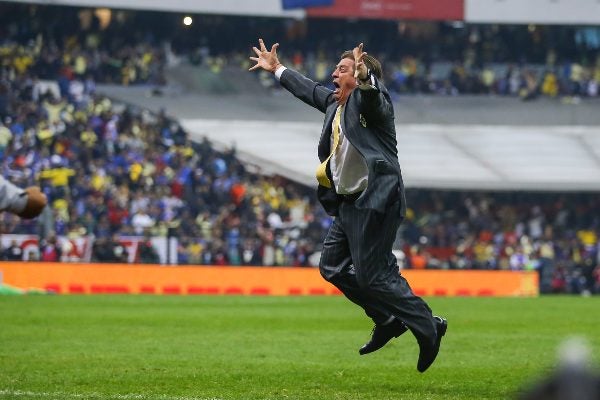 Miguel Herrera festeja el título de 2018