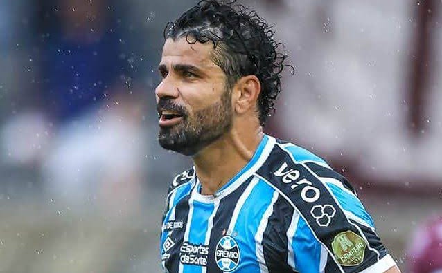 Diego Costa en juego con Gremio