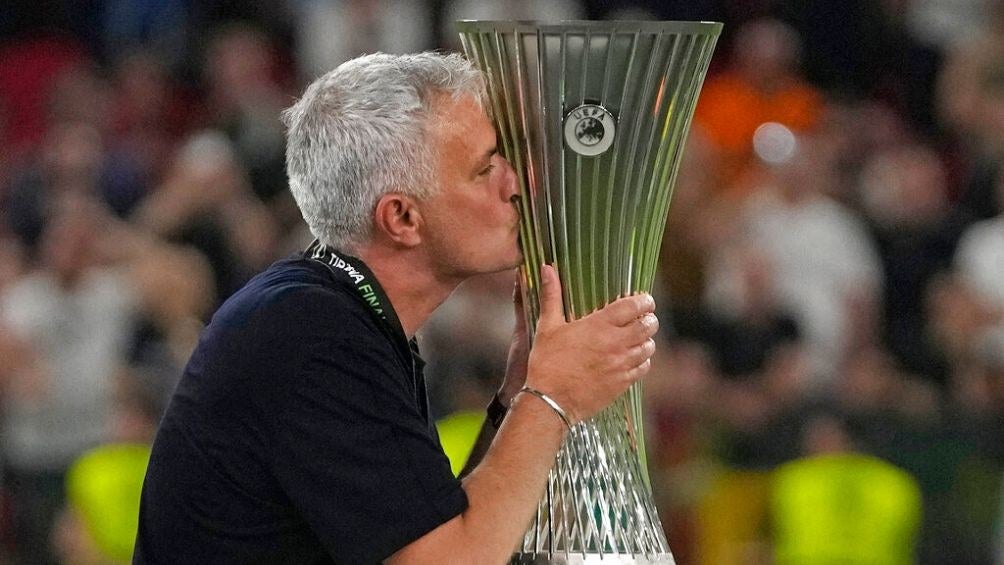 Jose Mourinho ganó la Conference League en 2022