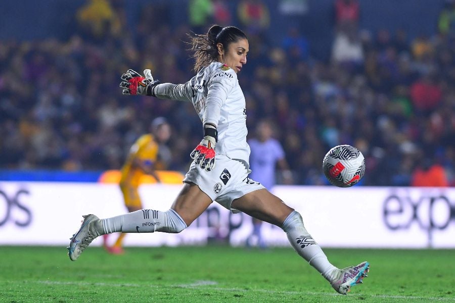 Itzel González, portera de América Femenil