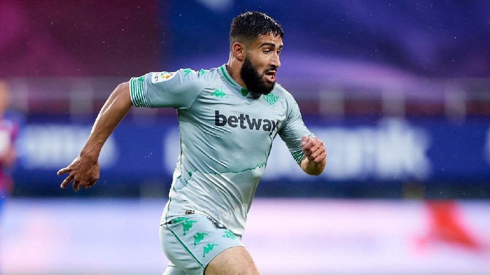 Nabil Fekir jugando partido con el Real Betis en LaLiga