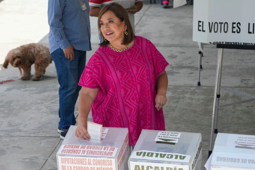 Gálvez al momento de votar