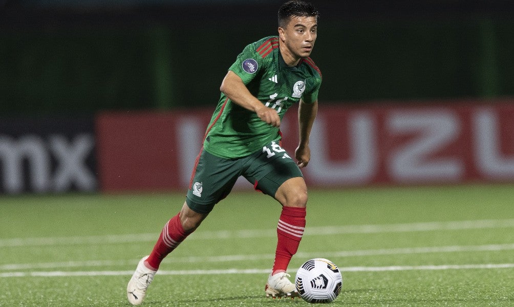 Fernando Beltrán en partido con el Tri