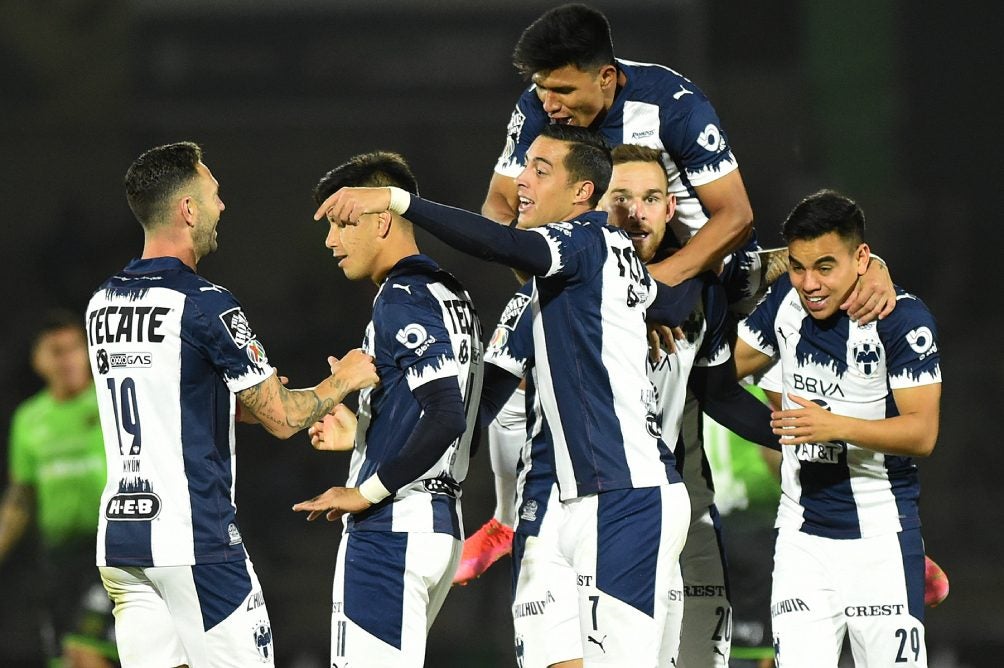 Layún en festejo con Rayados de Monterrey