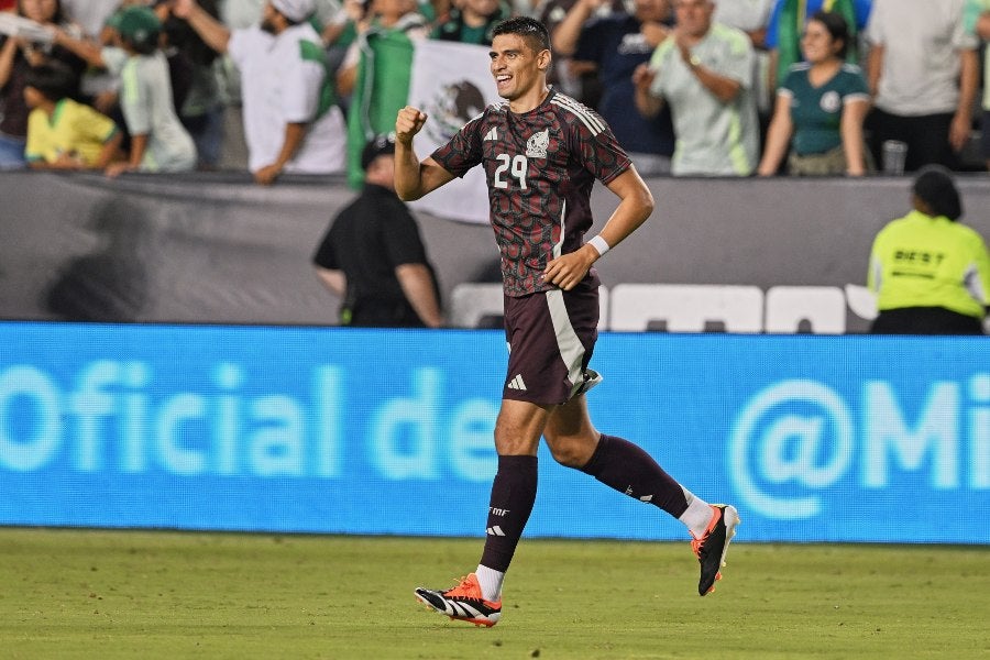 Guillermo Martínez con la Selección Mexicana