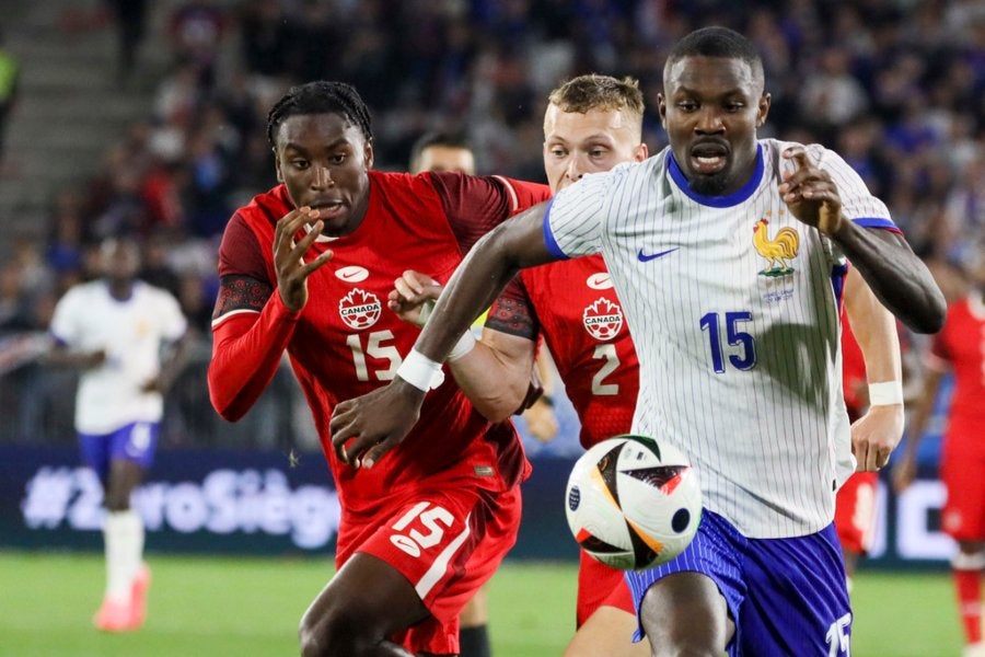 Francia empató sin goles ante Canadá