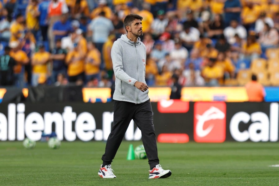 Veljko Paunović en el Estadio Universitario