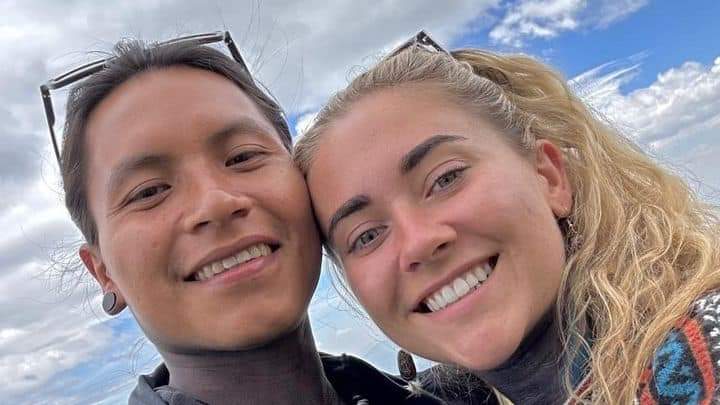 Jordan Hauenschild, una joven australiana , dejó su vida para mudarse a la Amazonía ecuatoriana con su novio, apodado “Tarzán”