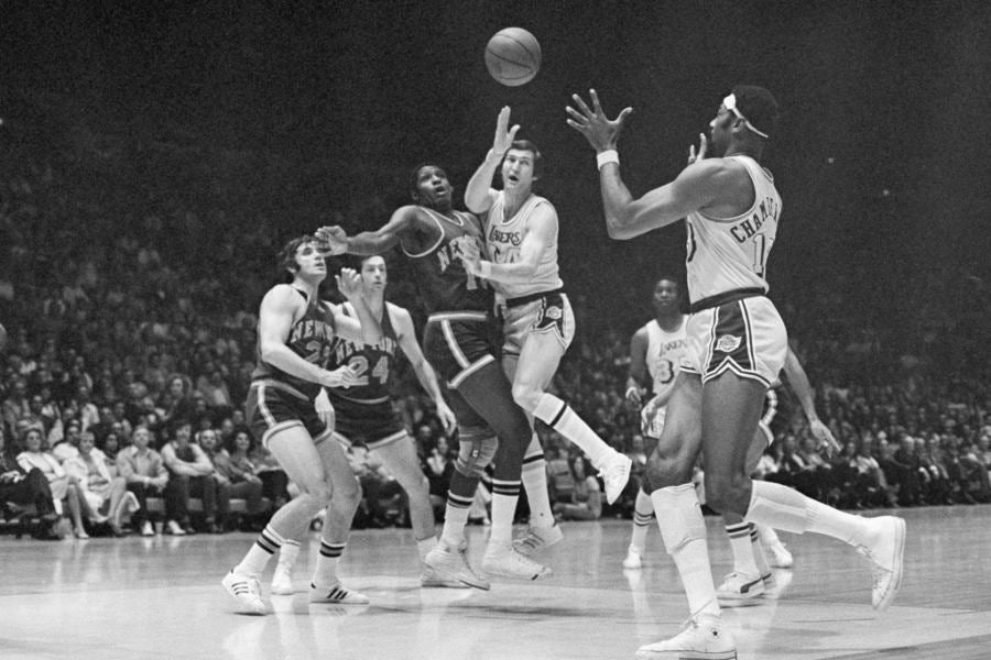 Jerry West fue inducido al Salón de la Fama de la NBA