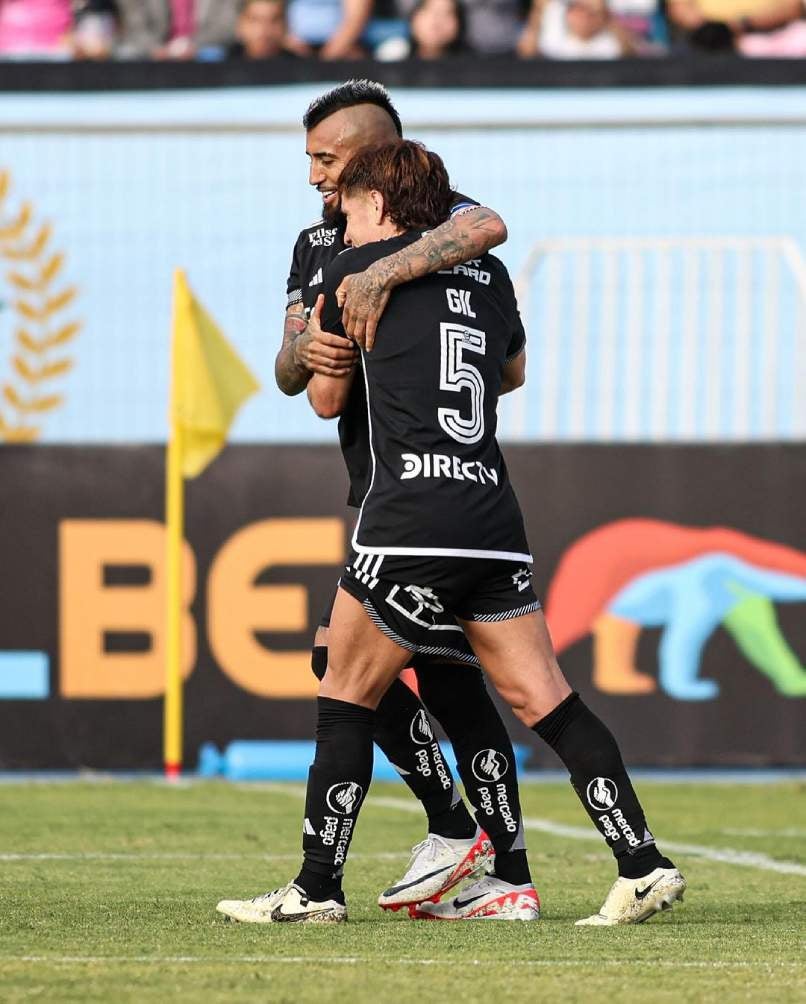 Vidal en celebración de gol con su club 