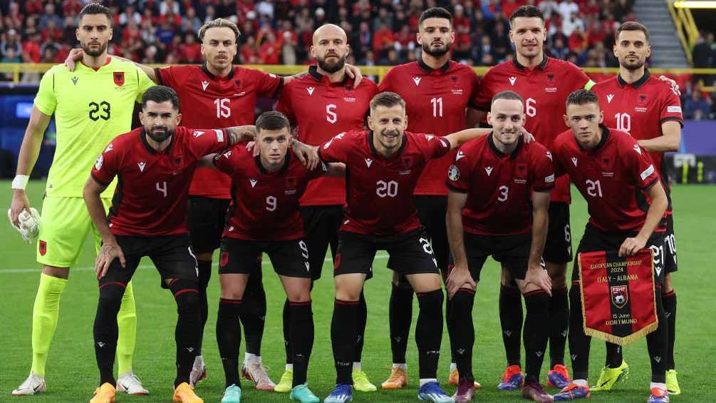 Albania sorprendió a la campeona 