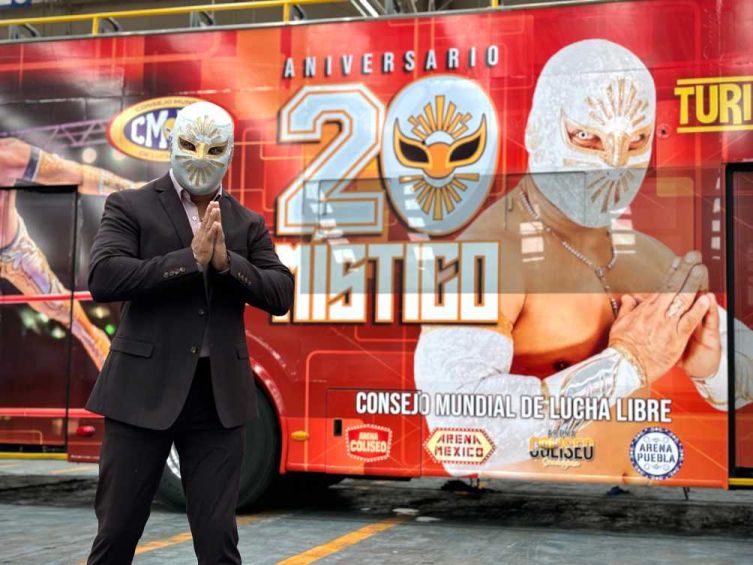 Turibus y CMLL develan imagen de Místico