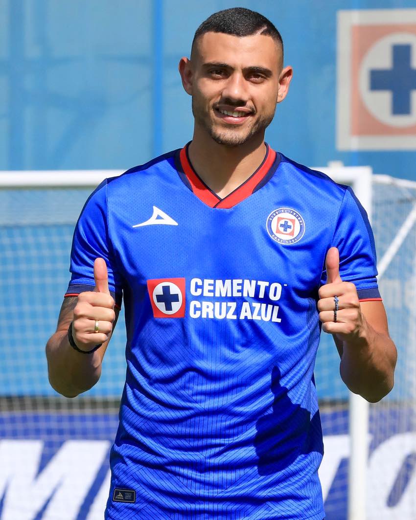 Giakoumakis, nuevo delantero de Cruz Azul