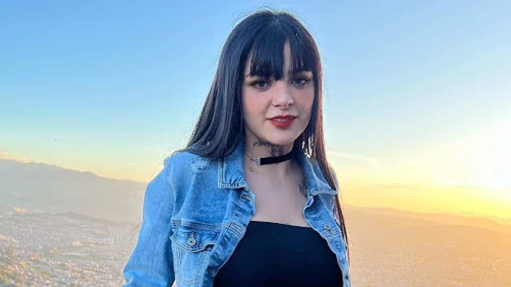 Karely Ruiz confesó que sólo quería unas fotos con Babo. 