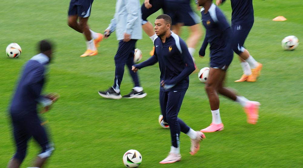 Mbappé entrena con la selección francesa en Alemania