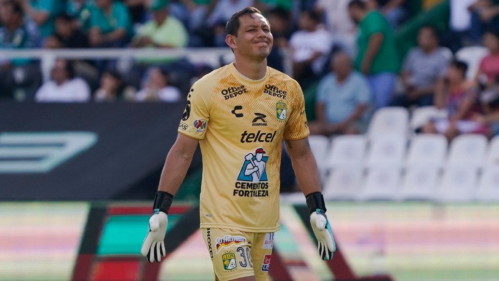 Rodolfo Cota sobre rumores que lo colocan en América: “Yo me debo a León, tengo contrato con ellos”