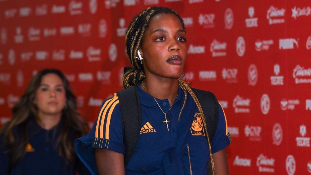 Evelyn Ijeh jugó seis meses en Tigres