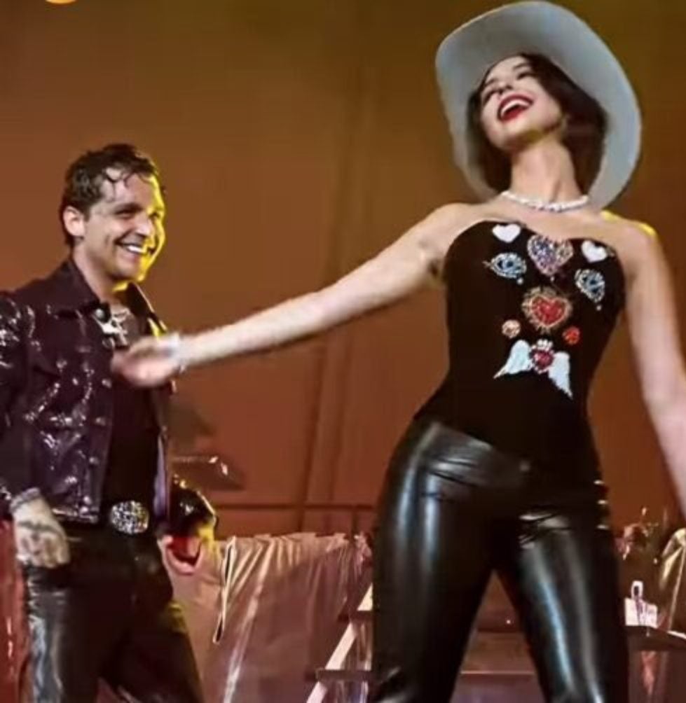 Ángela Aguilar y Christian Nodal en concierto