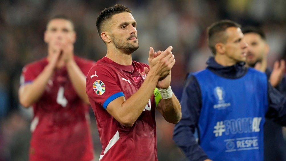 Dusan Tadic ofrece disculpas a la Selección de Serbia tras el duelo ante Inglaterra