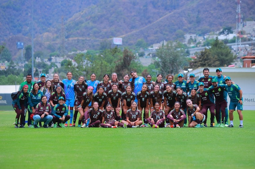 Tri Femenil Sub 17 tras su victoria vs Colombia