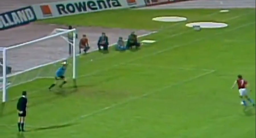 Antonin Panenka inmortalizó este penalti