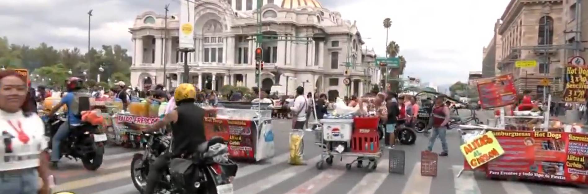 Desde el jueves, los comerciantes bloquearon las avenidas del Centro Histórico.