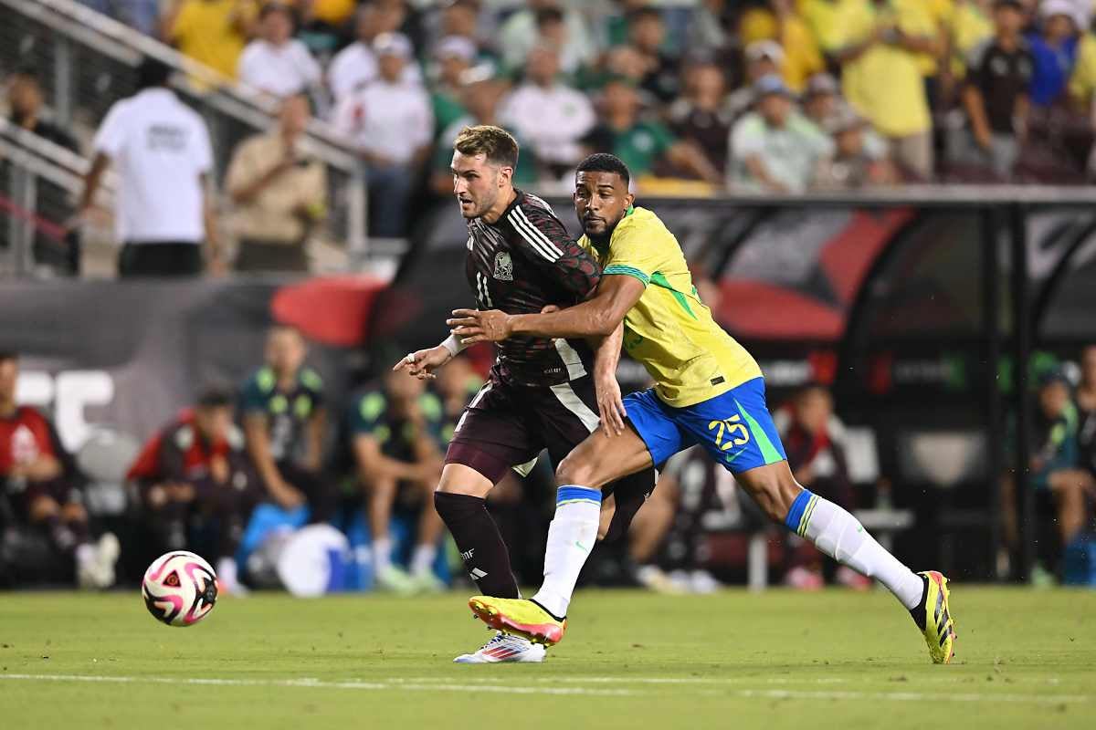 Santiago repetirá como titular tras alinear ante Brasil 