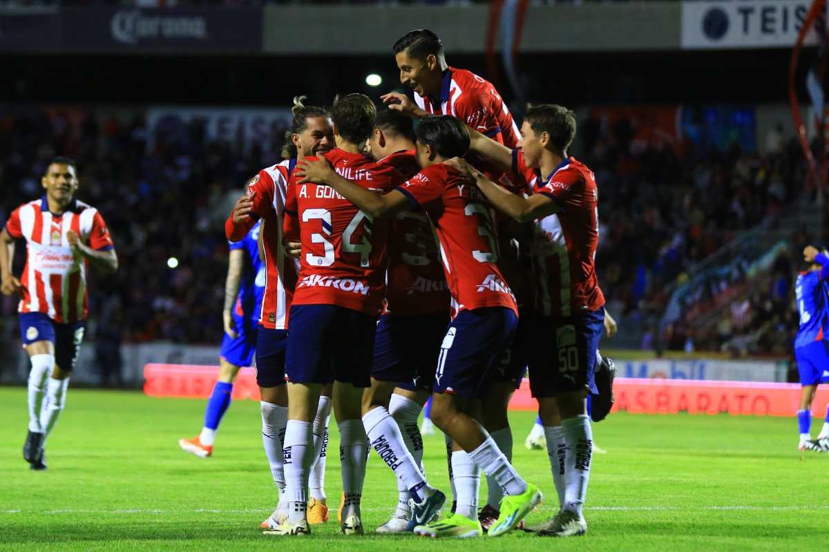 Chivas dio un partido reñido en Zacatecas ante Cruz Azul 