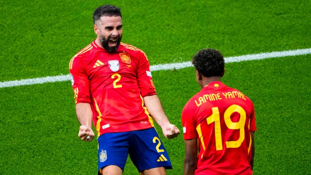 Dani Carvajal festeja con España