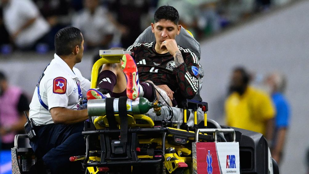 Edson salió en muletas del NRG Stadium