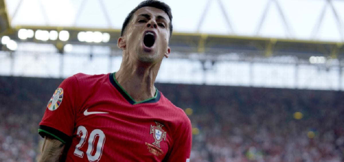 Joao Cancelo con Portugal