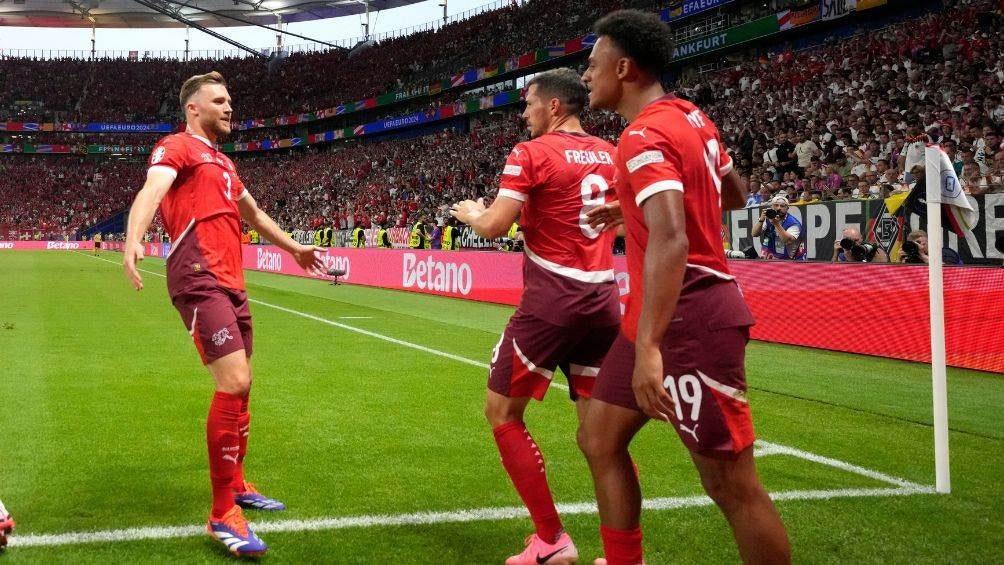 Suiza celebrando el primer gol del partido