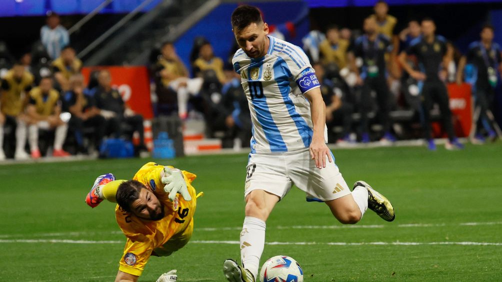 Messi ante Canadá