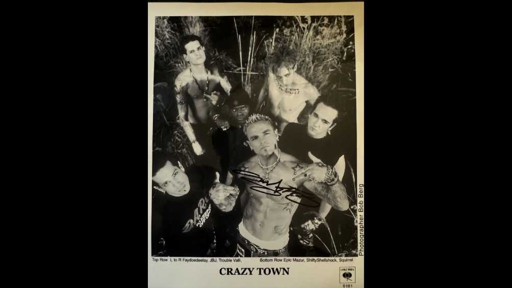 Crazy Town lanzó tres discos, siendo el primero el más exitoso. 