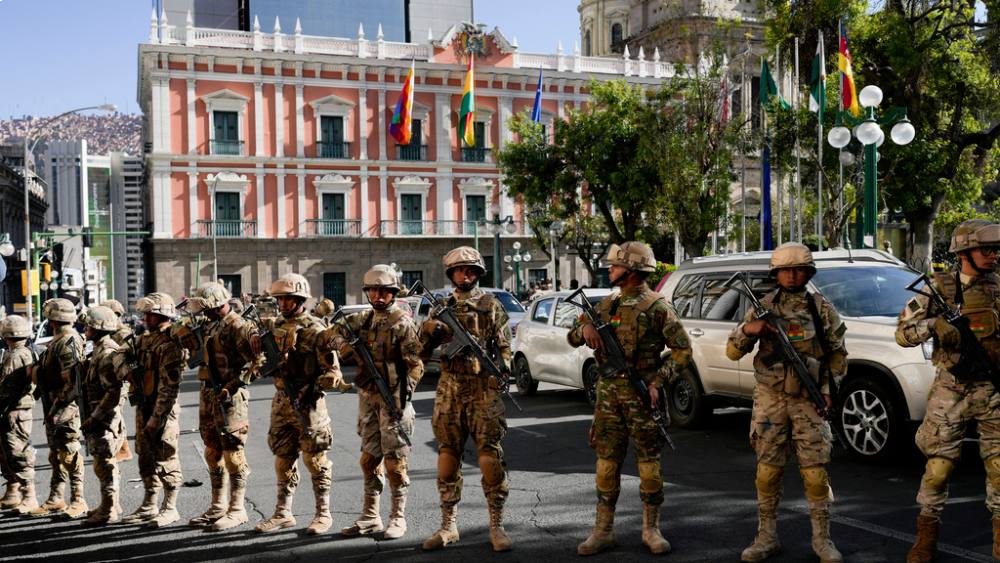 El Ejército busca un golpe de Estado para hacer valer la democracia.