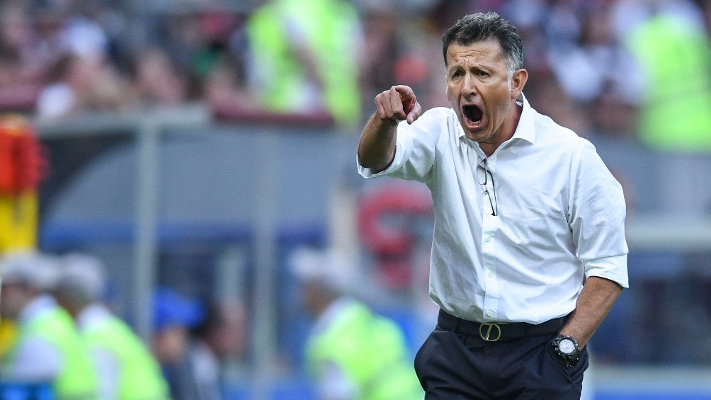 Juan Carlos Osorio dirigiendo al Tri 