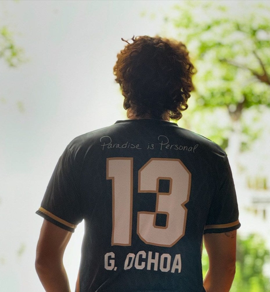 Guillermo Ochoa con nuevo jersey en sus vacaciones