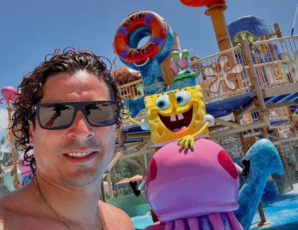 Ochoa se encuentra de lujoso hotel con tematica de Nickelodeon