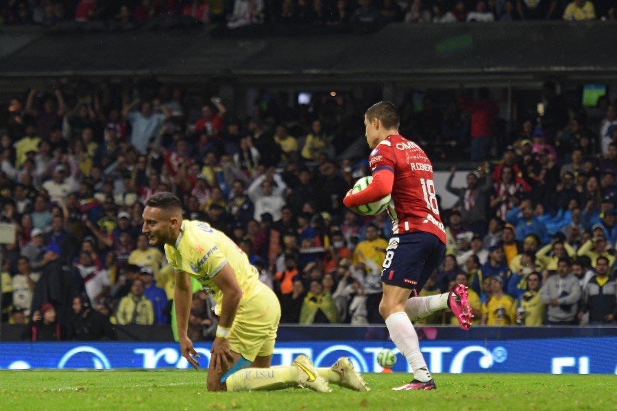 Ronaldo Cisneros anotó un gol clave ante América