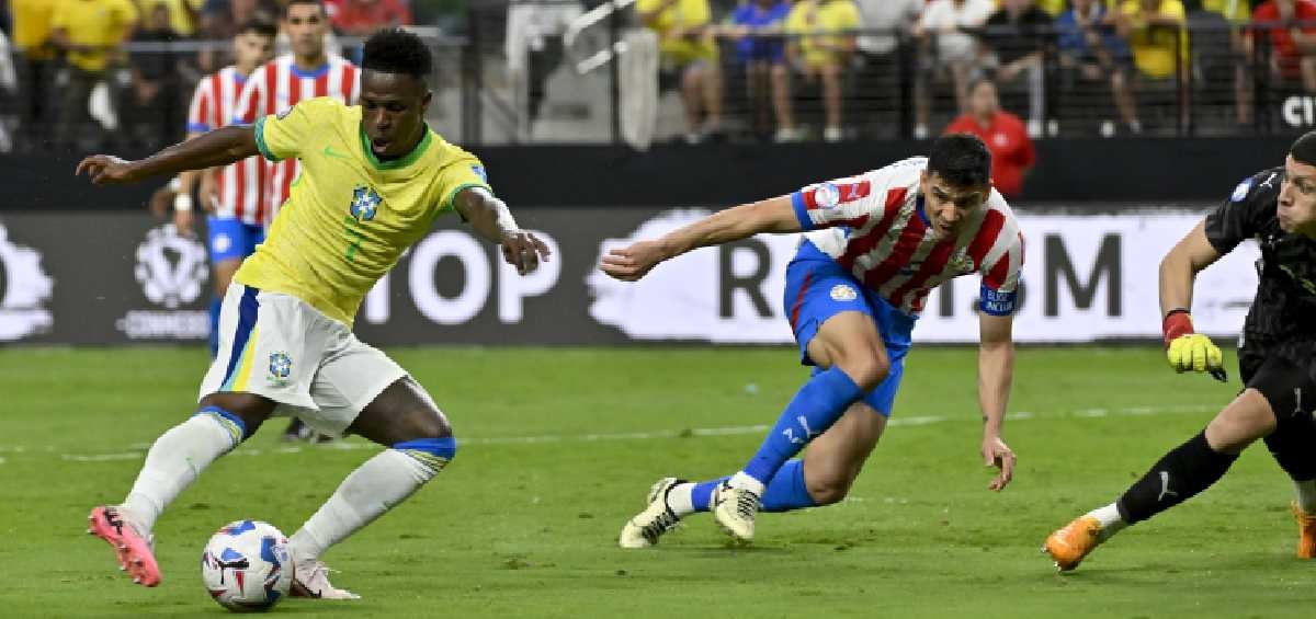 Vinicius hizo doblete frente a Paraguay