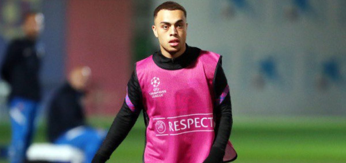 Sergiño Dest seguirá recuperándose de su lesión