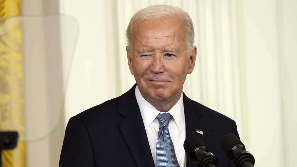 Biden, de 81 años, ha mostrado comportamientos extraños últimamente. 