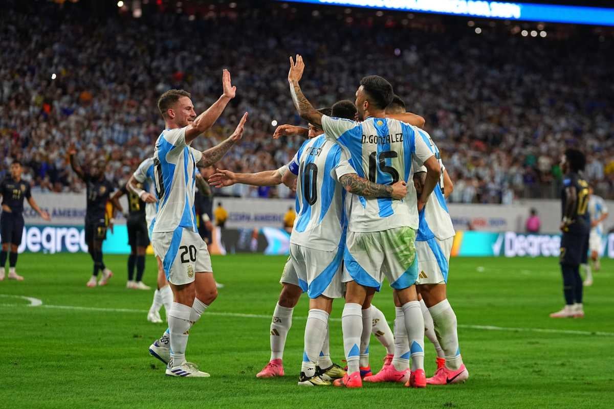 Argentina sufrió de más ante la Selección de Ecuador