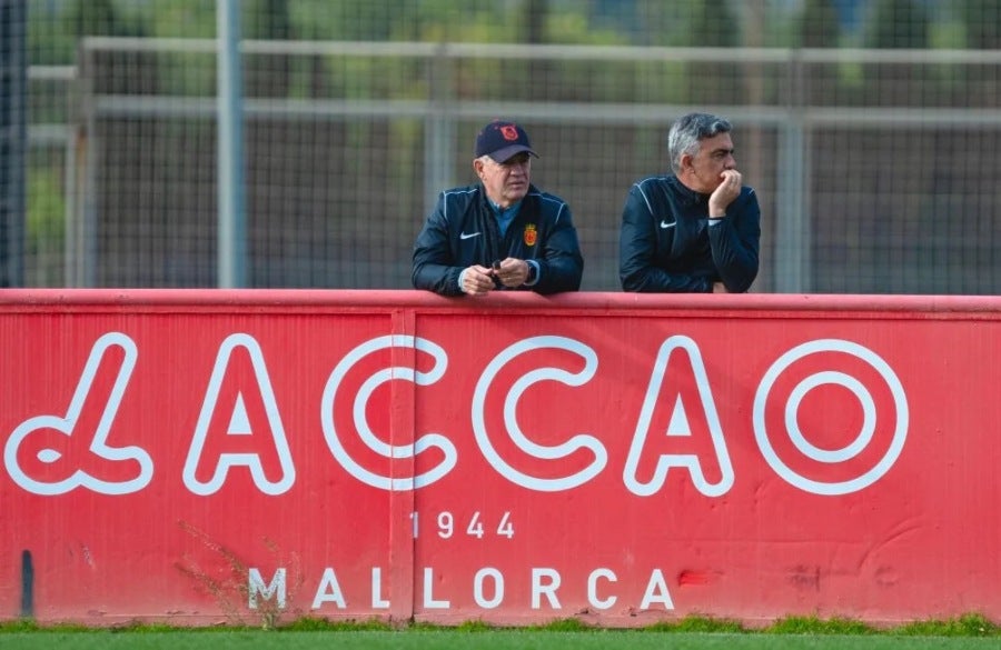 Javier Aguirre aún no define su futuro