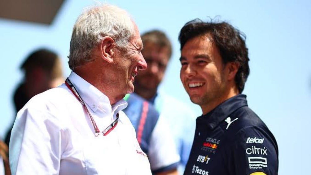 'Checo' Pérez con Horner y Helmut Marko