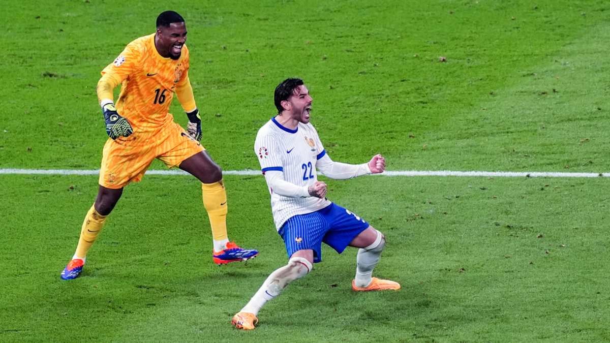 Theo Hernández hizo el penal del triunfo