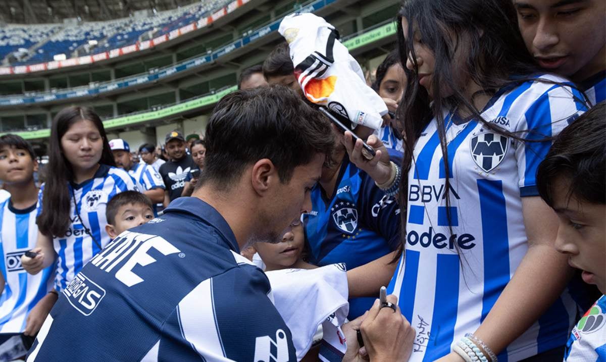 Oliver Torres ya convivió con algunos aficionados 