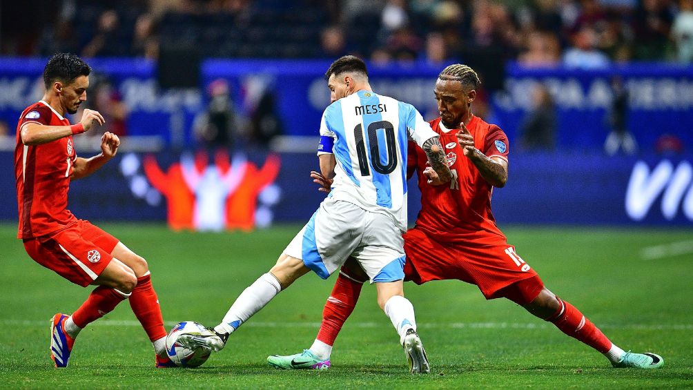 Messi ante Canadá