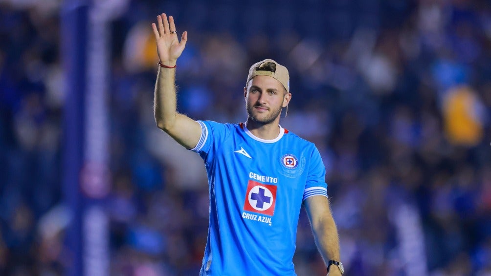 Santiago Giménez, canterano de Cruz Azul