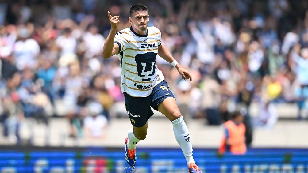 Guillermo Martínez, delantero de Pumas